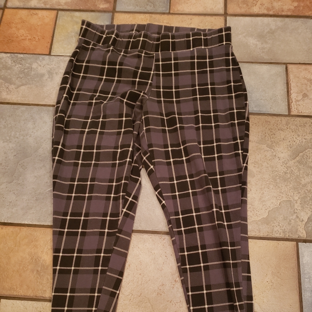 Plaid leggings ( SOLD )